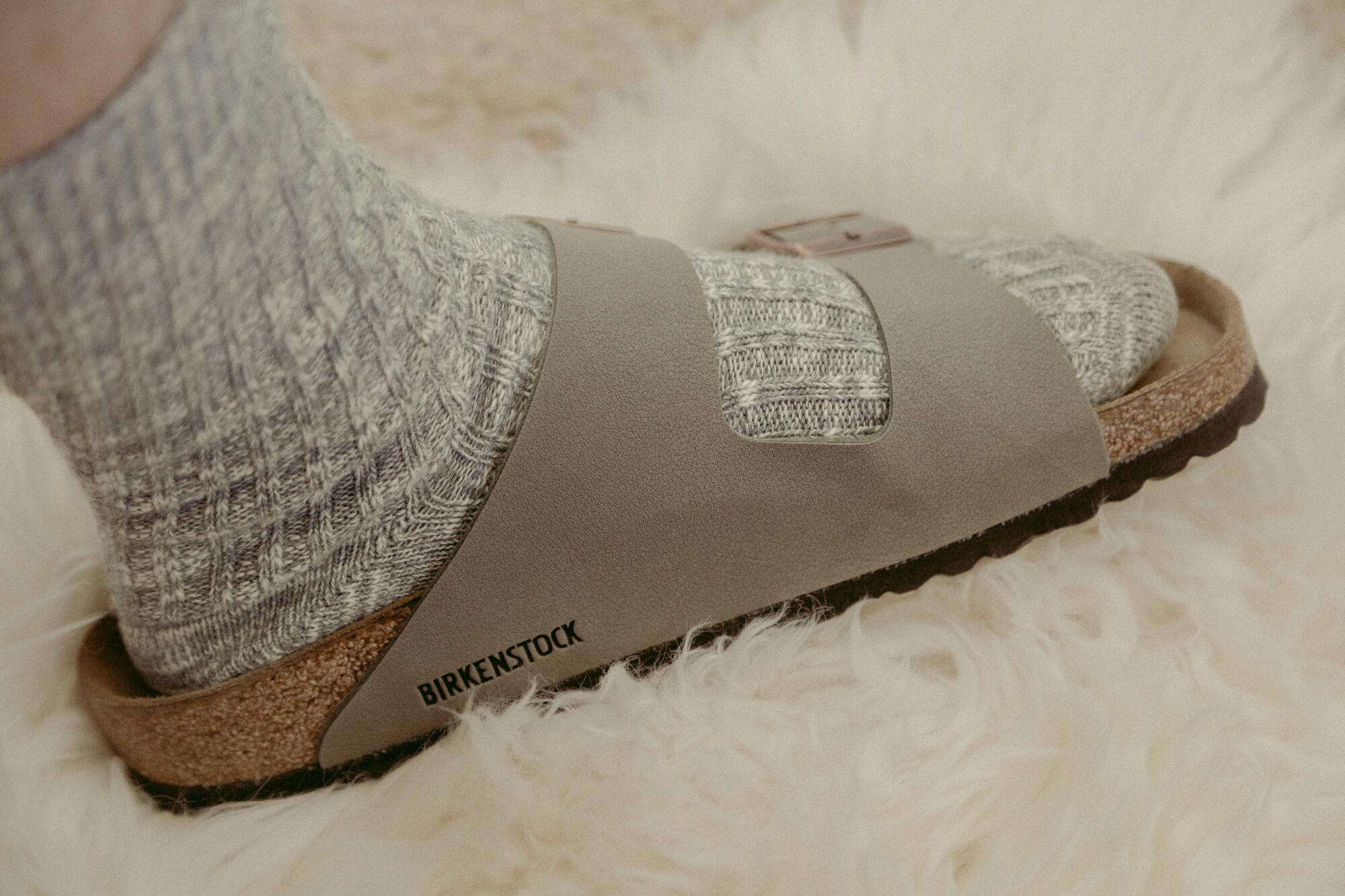 Read more about the article 10 Reasons Why Birkenstock Slippers Are a Must-Have for Your Wardrobe